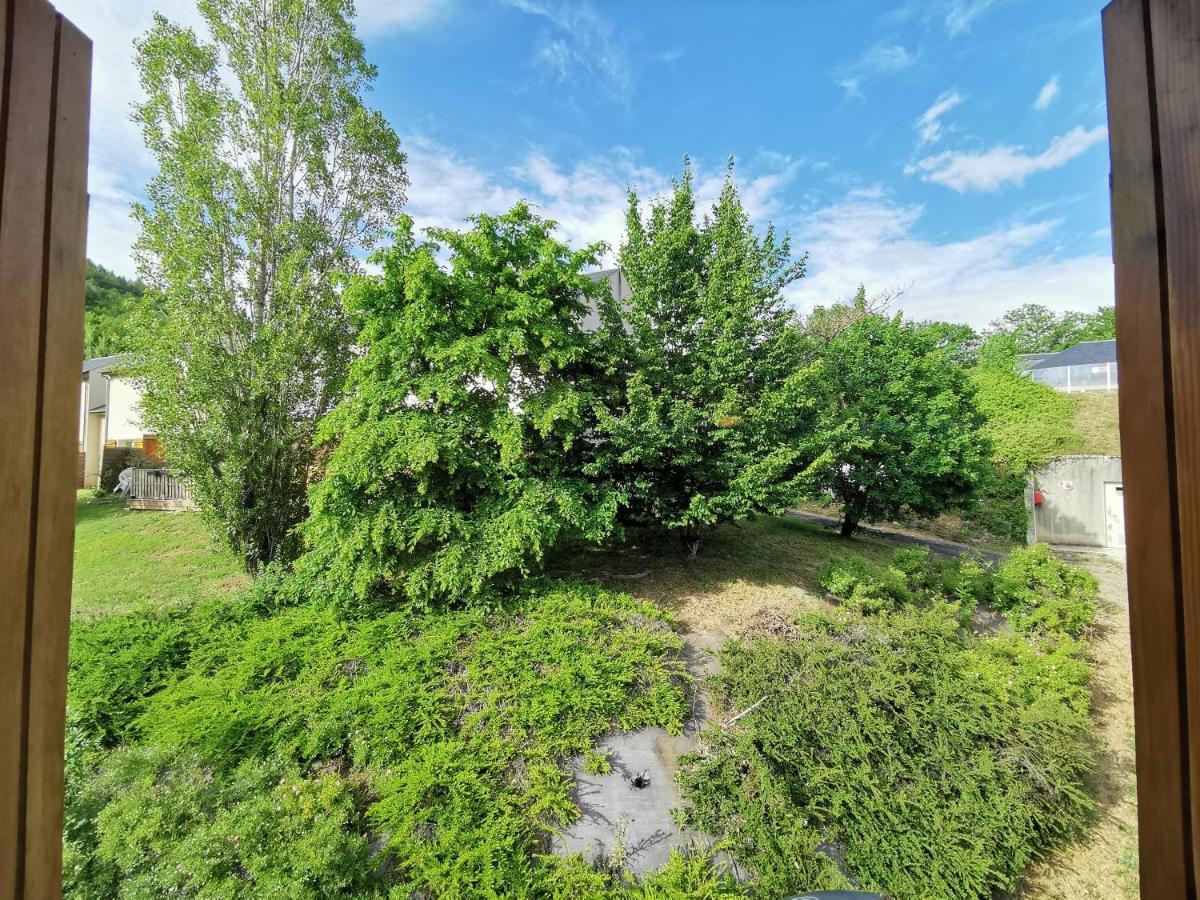 Au 11 T3 Duplex, Village Vacances, Piscines, Parking Saint-Geniez-dʼOlt Exteriör bild