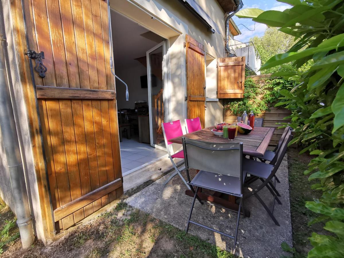 Au 11 T3 Duplex, Village Vacances, Piscines, Parking Saint-Geniez-dʼOlt Exteriör bild