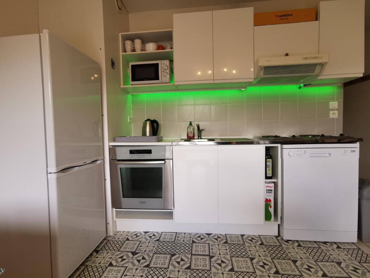 Au 11 T3 Duplex, Village Vacances, Piscines, Parking Saint-Geniez-dʼOlt Exteriör bild